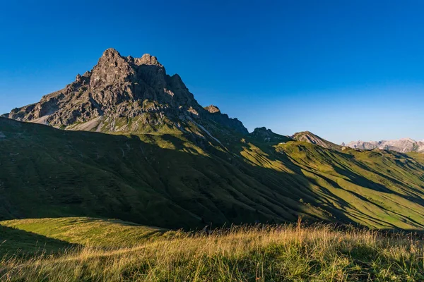 Avusturya Vorarlberg Yürüyüş Yaparken Dağların Tepesinden Güzel Bir Gün Batımı — Stok fotoğraf