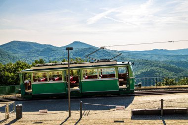 Knigswinter 'dan Drachenfels' e giden tren yolu.
