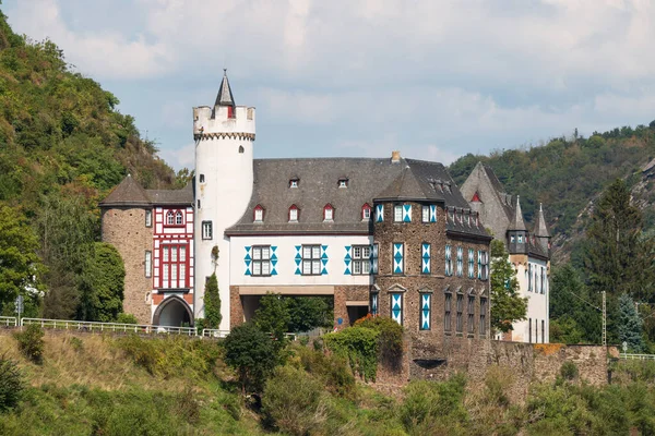 Schloss Von Der Leyen Moselle Com Uma Estrada Através Dele — Fotografia de Stock