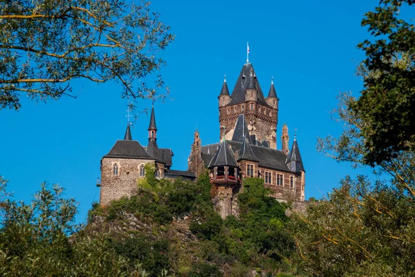 Cochem Castle Moselle Sobe Acima Das Copas Das Árvores Belo — Fotografia de Stock