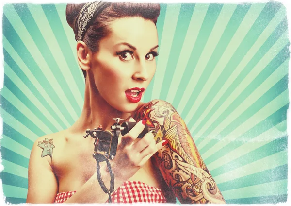 Pin-up girl med tatueringar, retro stil bildspråk Stockfoto