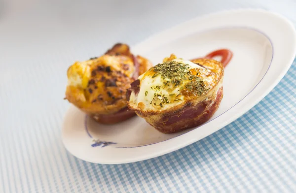 Paleo Breakfast - Bacon and Eggs Muffins — Stock Photo, Image