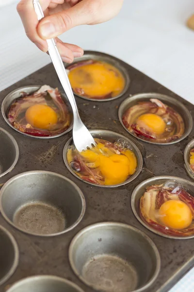 Making paleolithic muffins for breakfast — Stock Photo, Image