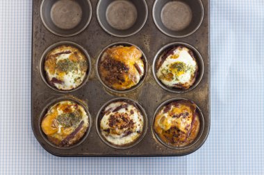 Paleo muffins pişirme