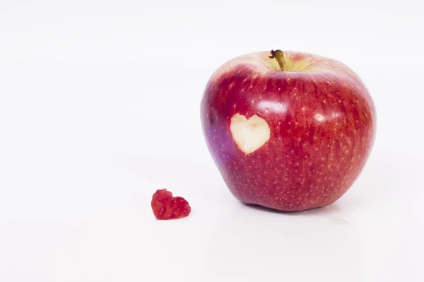 Heart shape apple — Stock Photo, Image