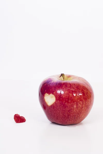 Heart shape apple — Stock Photo, Image