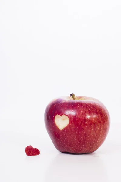 Heart shape apple — Stock Photo, Image
