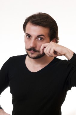 mustach dönen