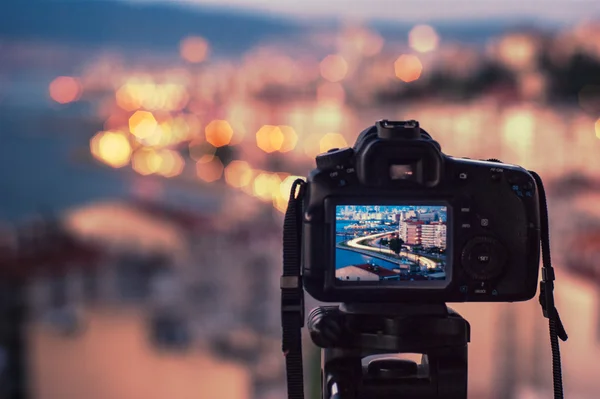 Câmara no tripé — Fotografia de Stock