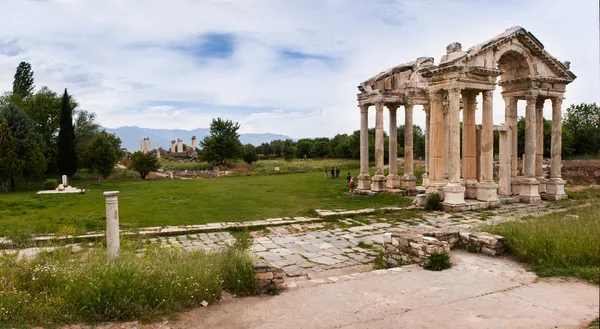 Afrodisias tetrapylon kalıntıları — Stok fotoğraf