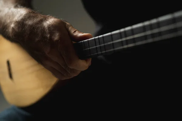 Close Shot Tocando Kopuz Que Instrumento Corda Chamado Baglama Com — Fotografia de Stock