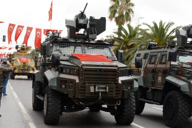 İstanbul, Türkiye - 29 Ekim 2021: Özel harekat polislerinin zırhlı araçları 