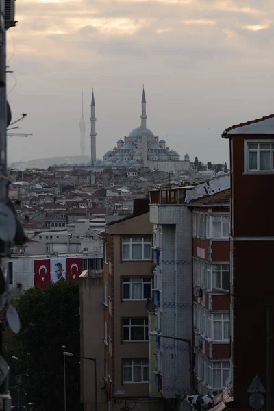 Istambul Turquia Julho 2021 Mesquita Fátima Colina Torre Camlica Atrás — Fotografia de Stock