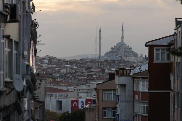 Istambul Turquia Julho 2021 Mesquita Fátima Colina Torre Camlica Atrás — Fotografia de Stock