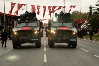 İstanbul, Türkiye - 29 Ekim 2021: 29 Ekim 'de özel harekat jandarması zırhlı araçları 