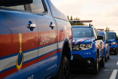 İstanbul, Türkiye - 29 Ekim 2021: Jandarma aracının yakın çekimi. Jandarma unvanı. İstanbul 'da editör fotoğrafı.