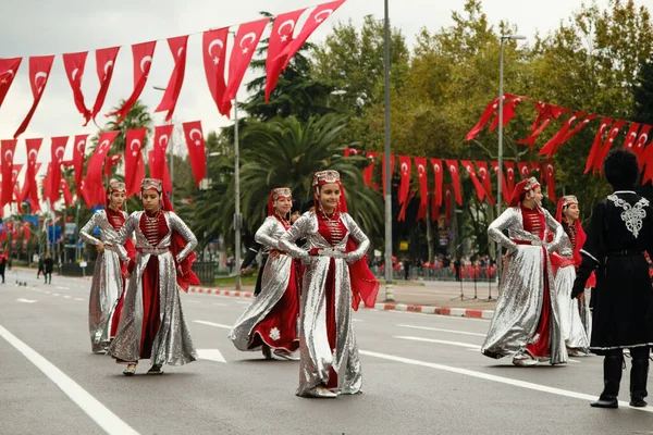 Istanbul Turkey October 2021 Youngs Performing Caucasian Folk Dance October — Stockfoto