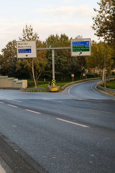 Istanbul Turkey October 2021 Empty Road Turnout Road Sign Istanbul — Stockfoto