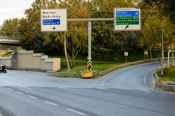 Istanbul Turkey October 2021 Empty Road Turnout Road Sign Vatan — Stockfoto