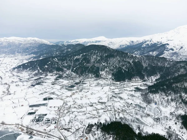 Kış Mevsiminde Odemis Zmir Donmuş Golcuk Gölü Bozdağ Dağları Nın — Stok fotoğraf
