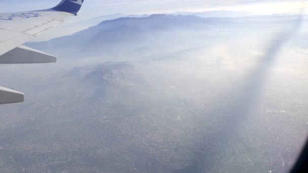 土耳其安卡拉 2021年11月9日 从飞机和飞机翼俯瞰高山 — 图库视频影像