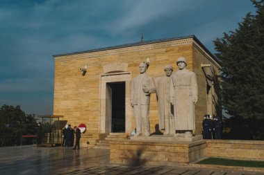 Ankara, Türkiye - 09 Kasım 2021. Heykel, Anitkabir 'de HHuseyin Özkan' ın Türk erkeklerine isim verdi.