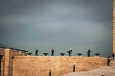 Ankara, Türkiye - 09 Kasım 2021: Anitkabir 'de nöbet tutan askerler. Ankara 'da editör fotoğrafı.
