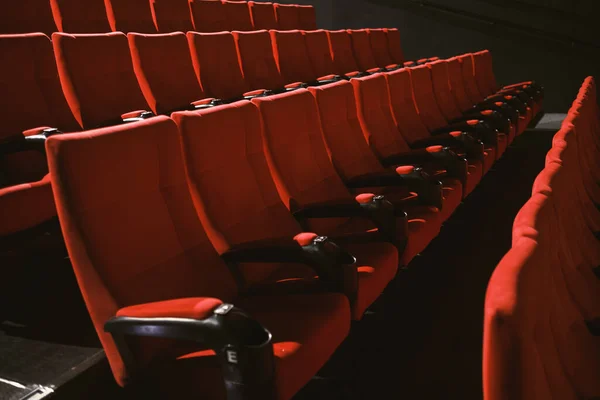 Warna Merah Kursi Bioskop Tanpa Orang — Stok Foto