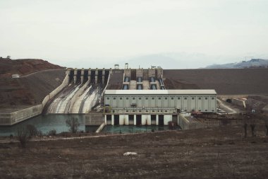 Erzincan, Türkiye - 22 Şubat 2022: Bagitas Barajı ve Fırat Fırat Nehri
