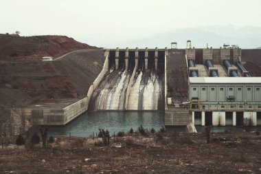Erzincan, Türkiye - 22 Şubat 2022: Bagitas Barajı ve Fırat Fırat Nehri