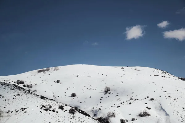 Paisaje Montañas Con Nieve Nubes — Foto de Stock