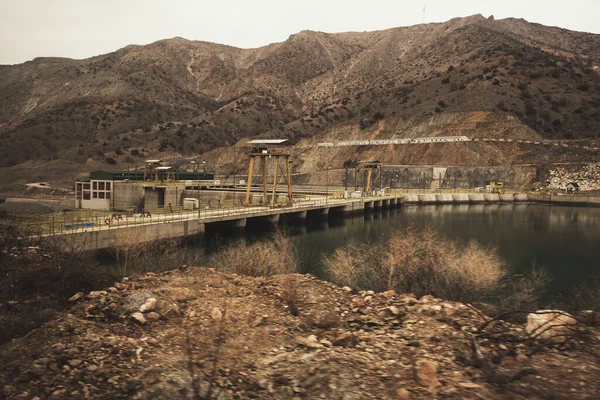 Fırat ve Baraj manzarası.