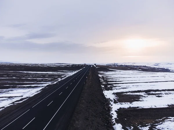 Diagonale Luftaufnahme Einer Einspurigen Straße Mit Schnee Winter — Stockfoto