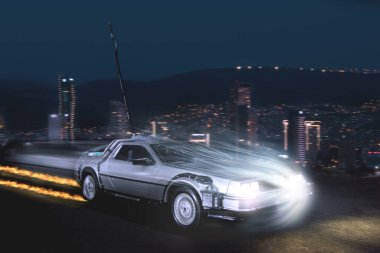 İzmir, Türkiye - 31 Mart 2022: DMC marka Delorean Car Geleceğe Dönüş TV filmi.