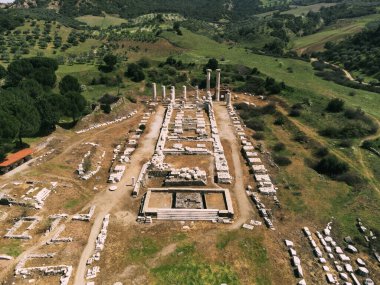 Manisa 'daki Sardes Artemis tapınağı harabeleri.