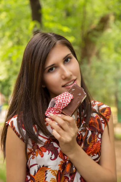 Kvinna med glass — Stockfoto