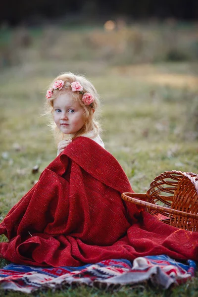 Charming Redheaded Girl Enjoying Autumn Park Golden Autumn Park — Foto Stock