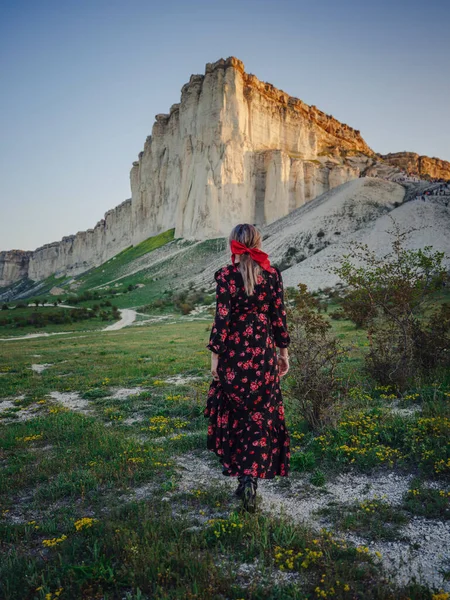 Boho Woman Enjoying Sunrise White Rock Beautiful Woman Red Dress — Stock Photo, Image