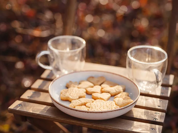 Drinking Tea Cookies Wooden Table Cozy Autumn Mood Scene Autumn — 图库照片