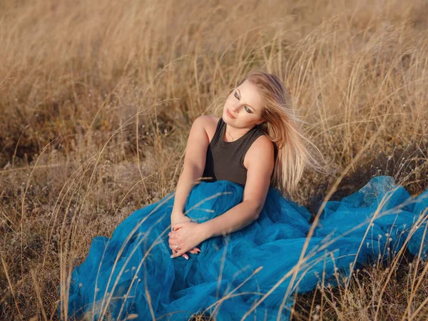 Fashionable Woman Desert Field Mountain Wearing Black Top Blue Tulle — Stock Photo, Image