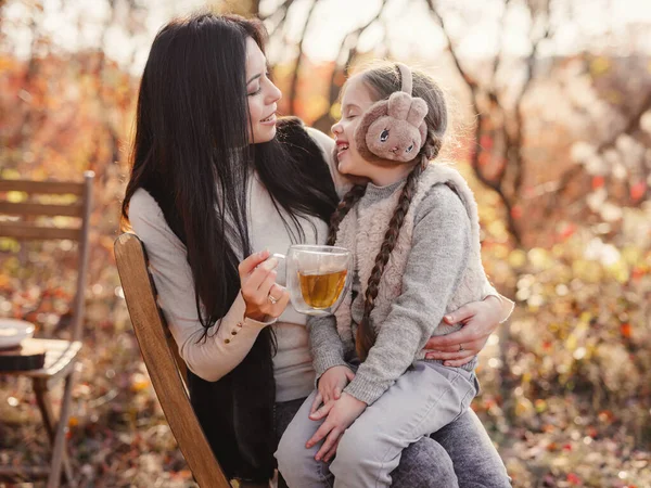 Mother Daughter Having Picnic Together Park Relationship Mother Child Picnic — Fotografia de Stock