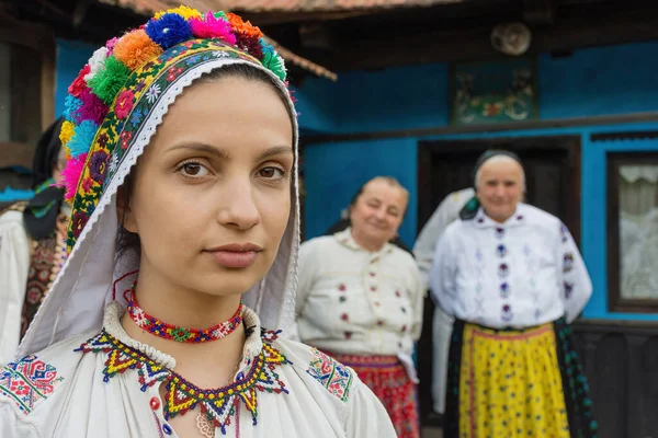 Salaj Transilvânia Romênia Maio 2018 Bela Noiva Vestida Com Traje — Fotografia de Stock