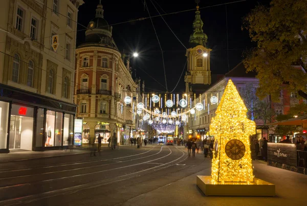 Graz Ausztria November 2021 Gyönyörű Karácsonyi Dekorációk Híres Óratoronnyal Herrengasse — Stock Fotó