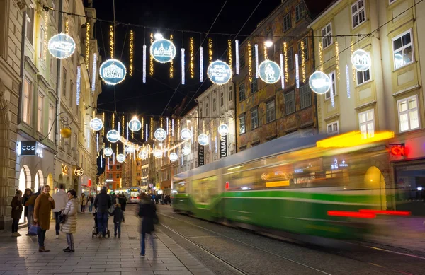 Graz Österrike November 2021 Vackra Julpynt Berömda Herrengasse Gatan Natten — Stockfoto