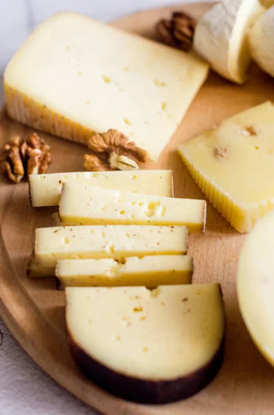 Lahodný Sýr Smíchaný Hrozny Džemem Občerstvením Sušenkami Vlašskými Ořechy Vinnou — Stock fotografie