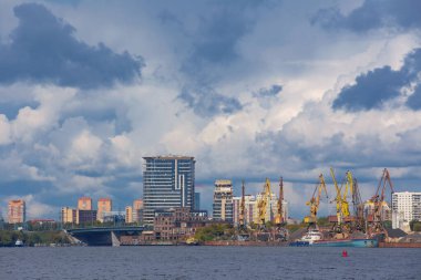 Moskova 'da modern konut kompleksleri ve ofis binaları inşa ediliyor.