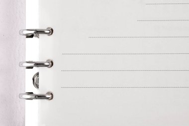 Bir iş adamının fermuar arşivleyicisi ve cetvelinde çarşafları olan defteri izole et.