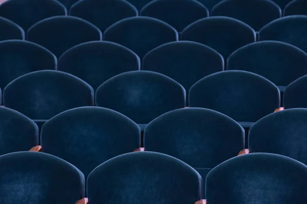 Rangées Fauteuils Velours Doux Dans Auditorium Théâtre — Photo