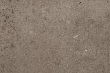 Sarı lekeli kağıt, doku, kitaptan eski çarşaflar, beyaz arka planda izole edilmiş.