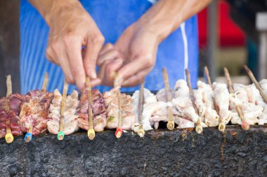 Ayam Golek (körili tavuk) Malezya ve Tayland 'ın güneyinde popüler müslüman yemekleri